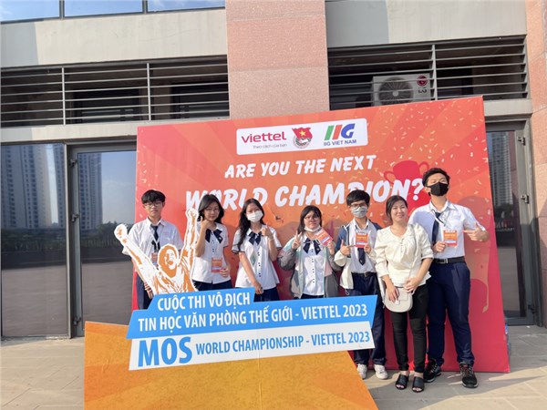 Mos2023-1.jpg